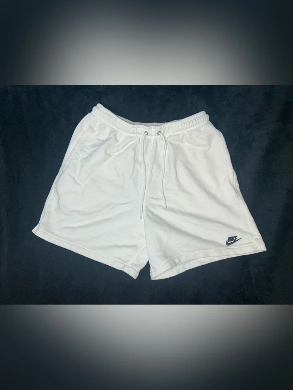 Nike Club Flow Black Logo Fleece Off White Shorts 5 In Men Size Small FN3520-133
